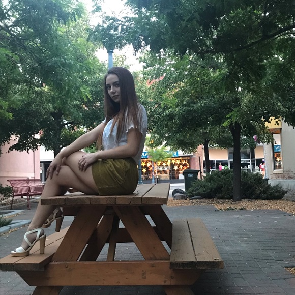 Meet your Posher, Aliya - Picture 1 of 1